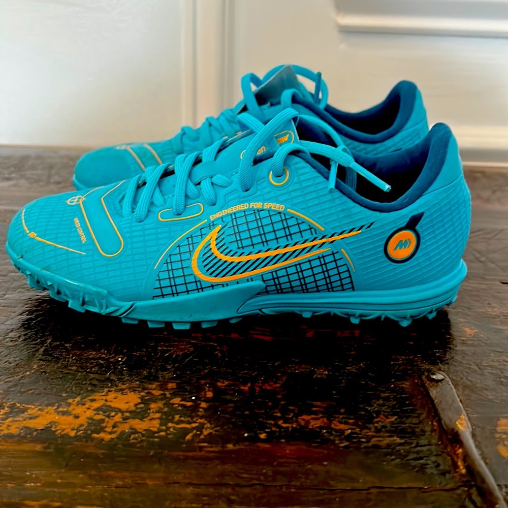 Girls Nike soccer cleats size 13